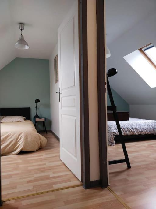 Charmant Appartement Au Calme Avec Parking Besançon Buitenkant foto